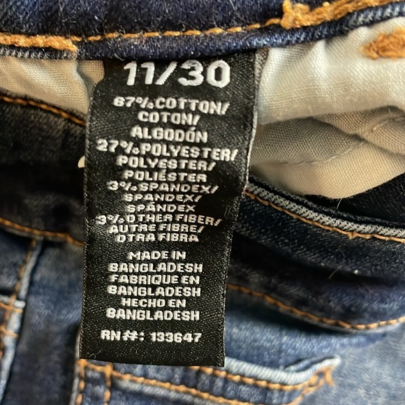 Celebrity Pink 5- Button Fly Factory Distressed Skinny Jeans- size 30 - Picture 8 of 11